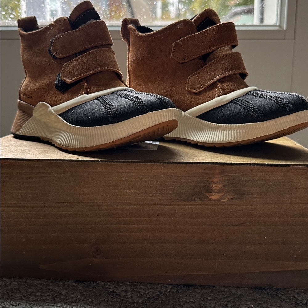 Sorel Black and Brown Footwear